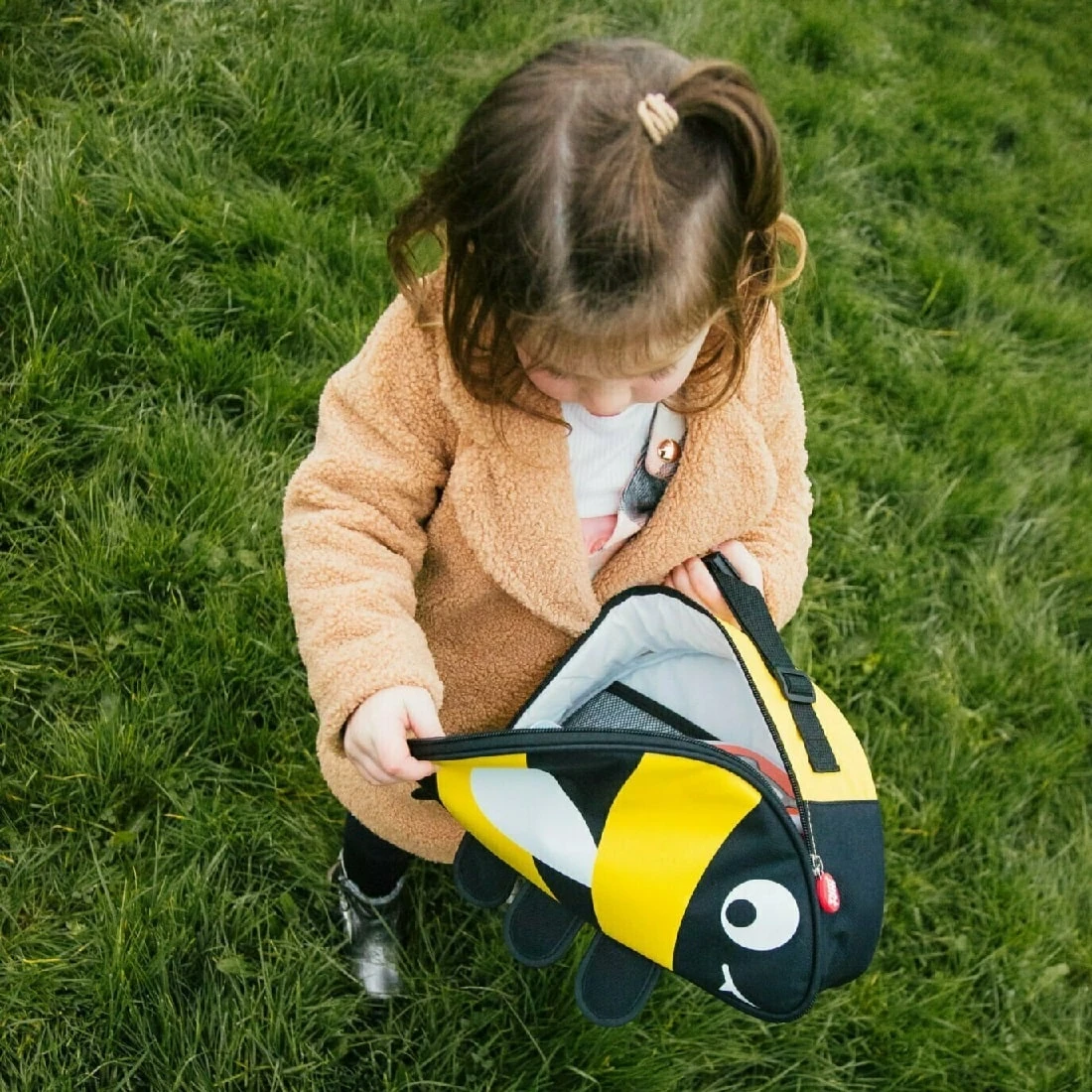 Tum Tum Bee Insulated Lunch Bag - Image 2