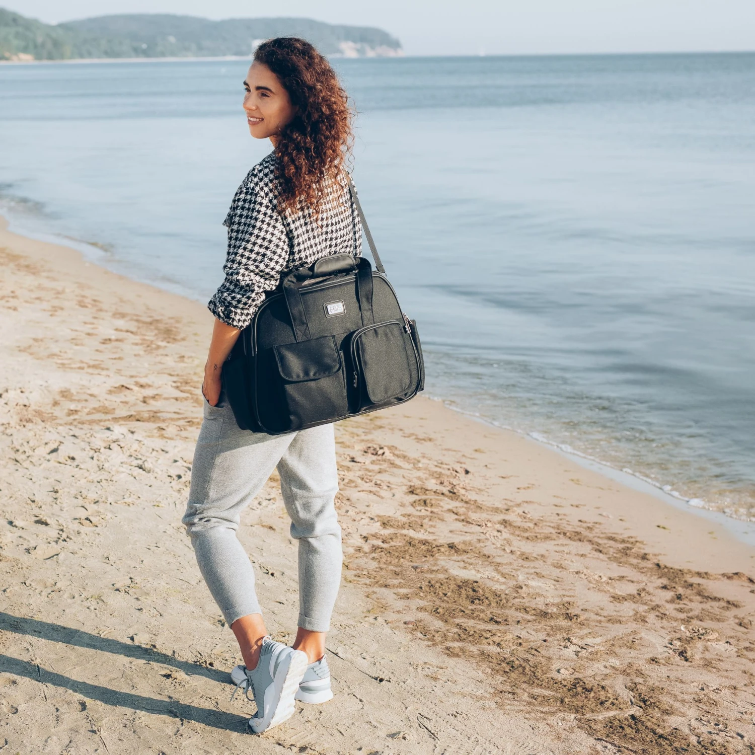 Bizzi Growin Travel Crib Changing Bag Chelsea Black - Image 10