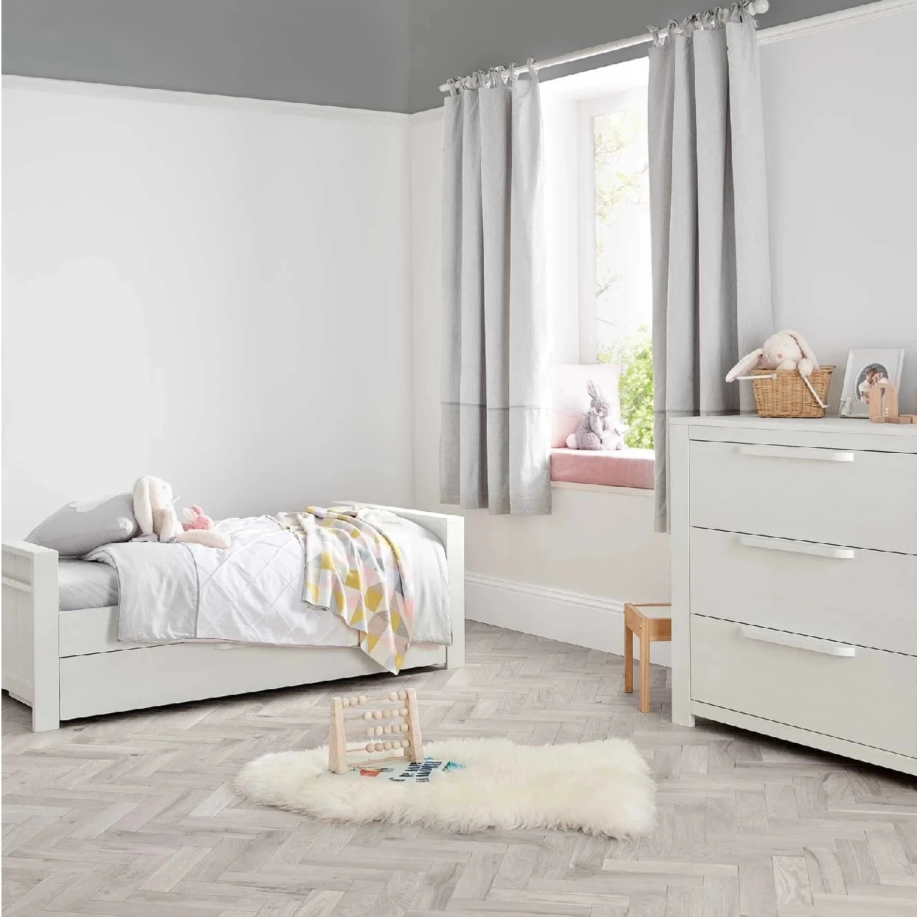 Mamas & Papas Franklin 2 Piece Cotbed Set With Dresser Changer – White Wash - Image 4