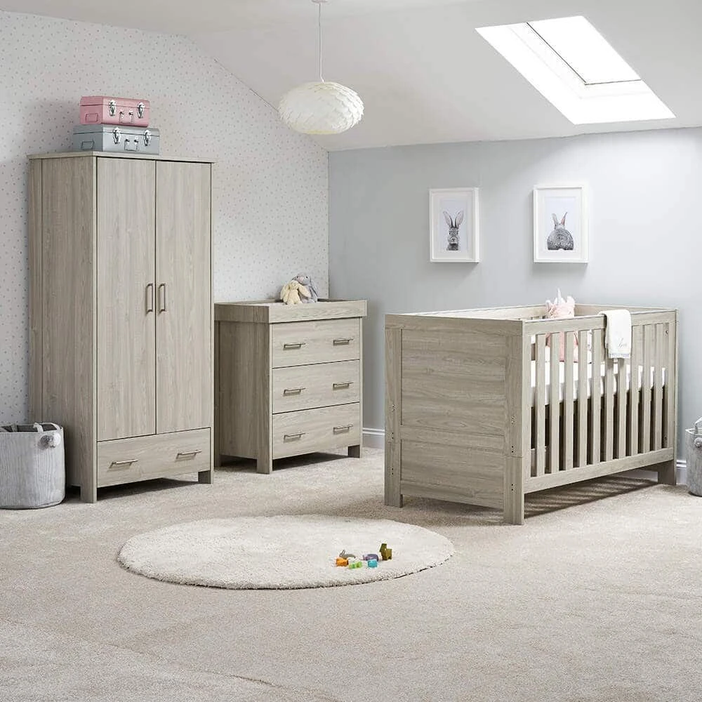 Obaby Nika 5 Piece Nursery Room Set โ Grey Wash