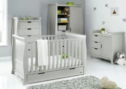 Obaby Stamford Classic Sleigh 4 Piece Nursery Room Set – Warm Grey