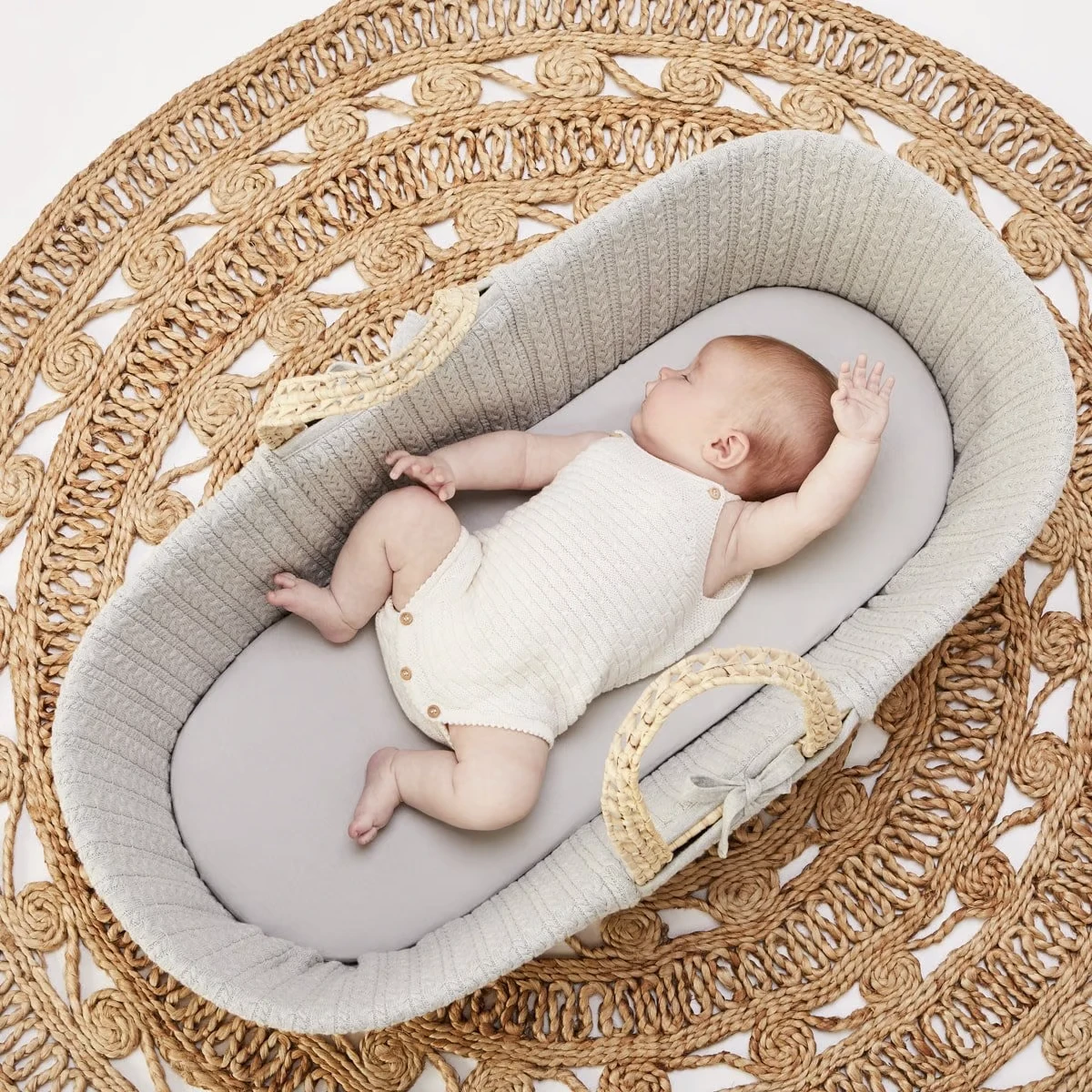 Little Green Sheep Natural Knitted Moses Basket & Mattress Dove - Image 3