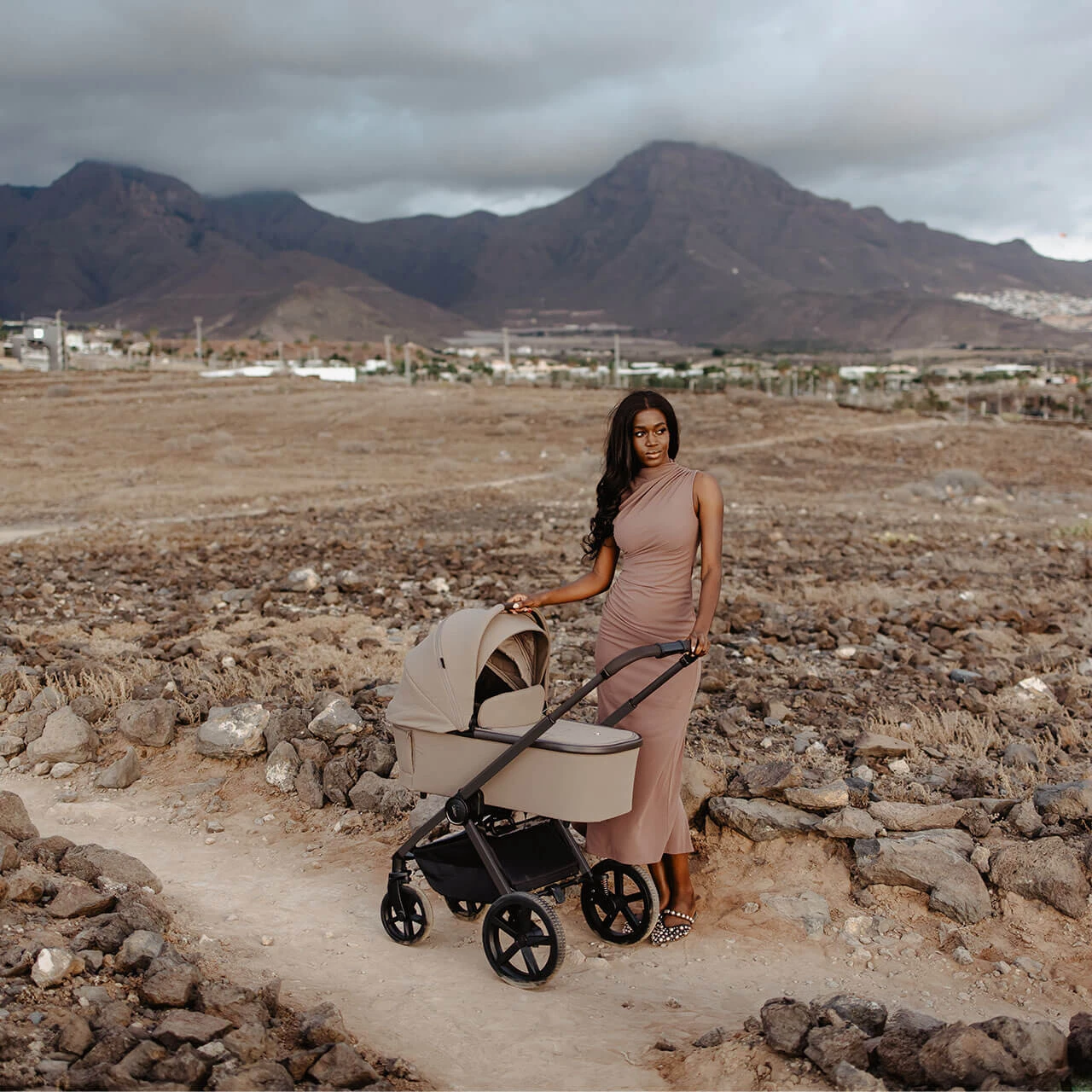 Venicci Tinum Upline SE 3 In 1 Pram With Car Seat Options β Powder - Image 5