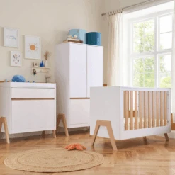 Tutti Bambini Fuori 4in1 6 Piece Nursery Room Set Bundle – White/Light Oak